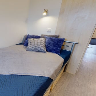 Bronze En Suite Plus - Image 1