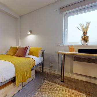 Gold En Suite Plus - Image 1