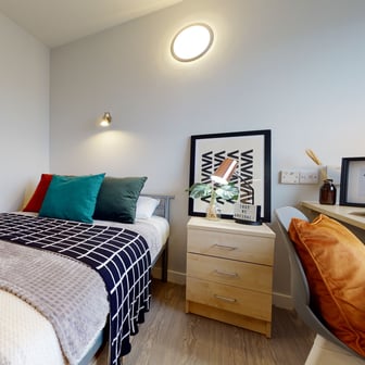 Silver En Suite Plus - Image 1