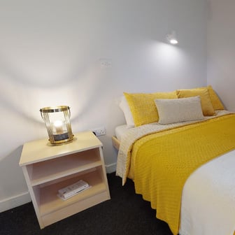 Silver En Suite - Image 1