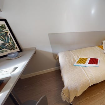 Gold En Suite - Image 1