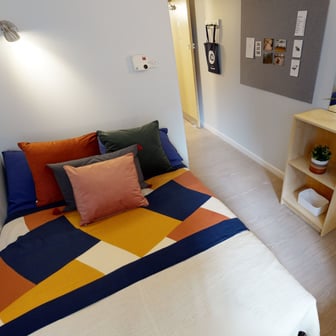 Silver En Suite Plus-2627 - Image 1