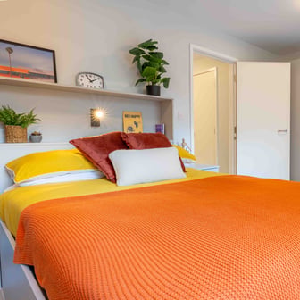 Bronze 1 Bed Apt Plus - Image 1