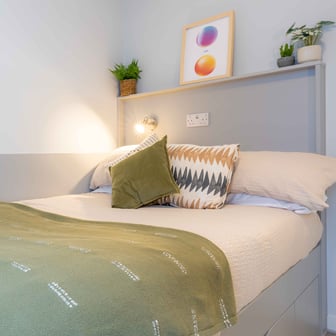 Bronze En Suite Plus-2627 - Image 1