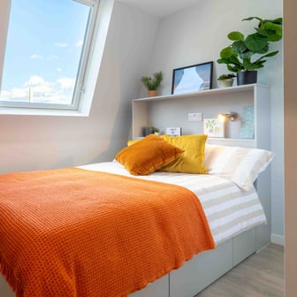 Gold En Suite Plus - Image 1