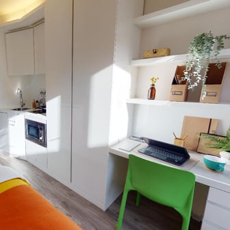 Silver Studio - Image 1