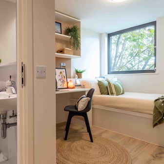 Gold En Suite-2627 - Image 1