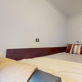 Platinum En Suite - Image 1