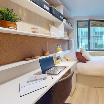 Bronze 2 Bed Apt Plus - Image 1
