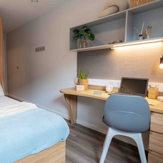Bronze En Suite-2627 - Image 1