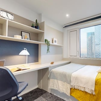 Gold En Suite - Image 1