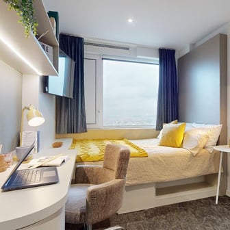 Penthouse Studio - Image 1