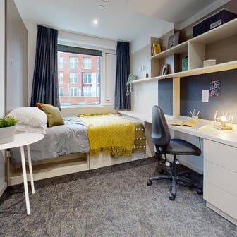Silver 3 Bed Apartment - Image 1