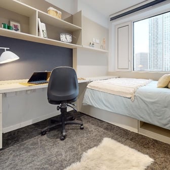 Silver En Suite - Image 1