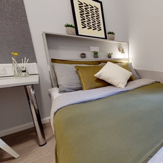 Silver En Suite-2627 - Image 1