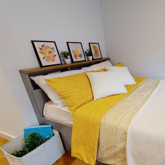 Bronze En Suite - Image 1