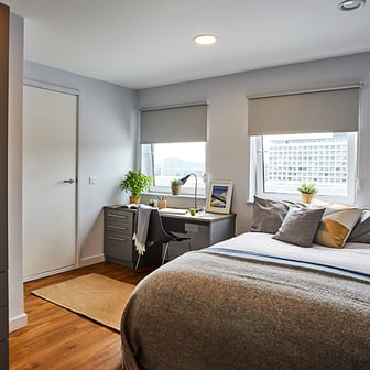 Gold En Suite - Image 1