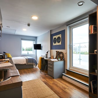Penthouse Studio Plus - Image 1