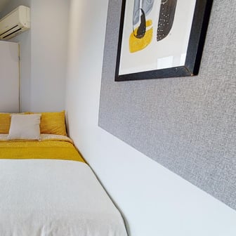 Penthouse En Suite - Image 1