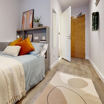 2 Bed Apartment - Image 1