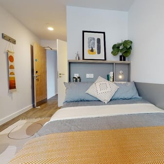 2 Bed Apartment Plus - Image 1