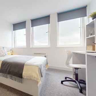 Silver Studio - Image 1