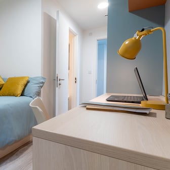 Silver En Suite - Image 1