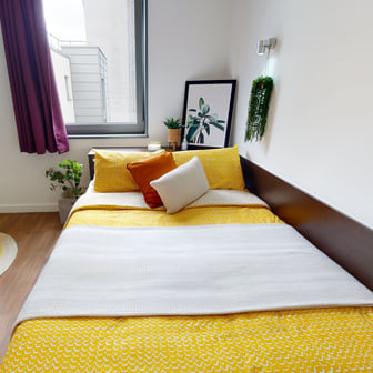 Gold Studio - Image 1