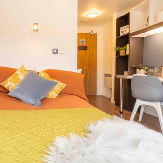 Silver En Suite - Image 1