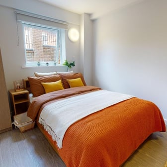 Platinum En Suite - Image 1