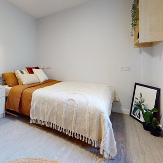 Bronze En Suite Plus-2627 - Image 1