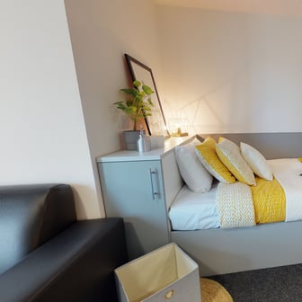 2 Bed Apartment - Image 1