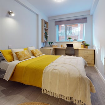 Bronze En Suite - Image 1