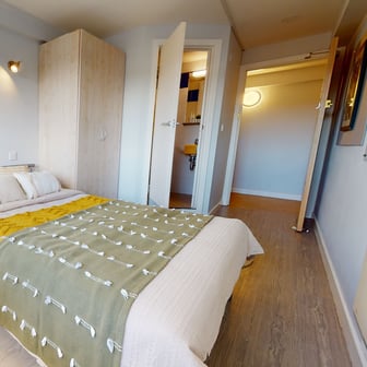 Bronze En Suite Plus - Image 1