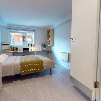 Silver En Suite Plus - Image 1