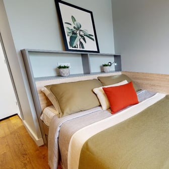 Gold En Suite Plus - Image 1