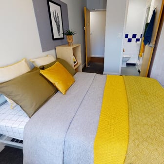 Bronze En Suite Plus - Image 1