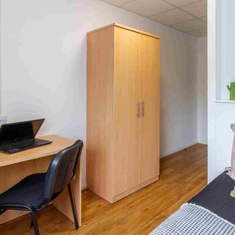Bronze Plus Ensuite - Image 1