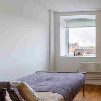 Silver Ensuite - Image 1