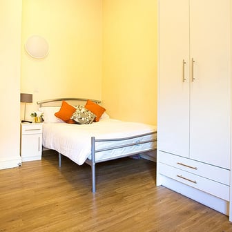 Gold 1 Bed Apartment - Image 1