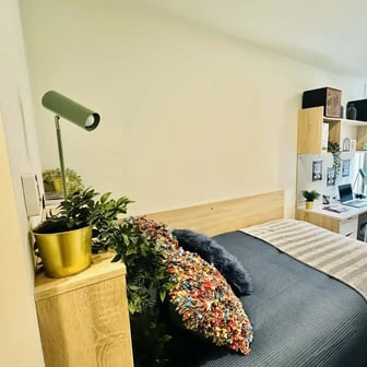 Silver En Suite High Floor - Image 1