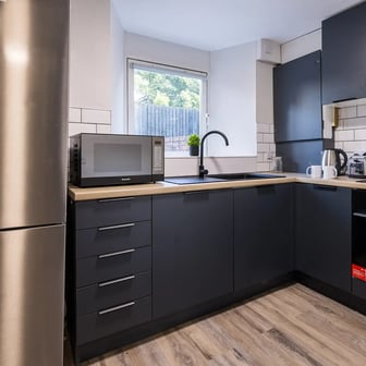 Deluxe 1 Bed Flat - Image 3