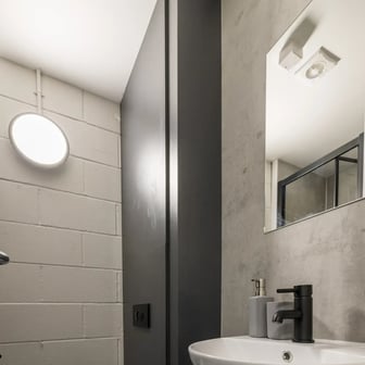 9 Bed En Suite Flat - Image 4