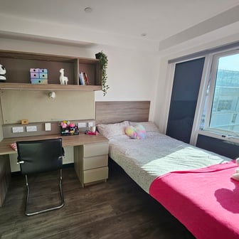 Classic En Suite - Image 2