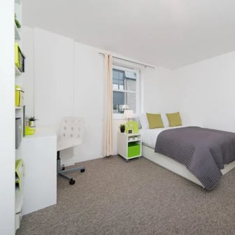 6 Bed Premium Plus - Image 1