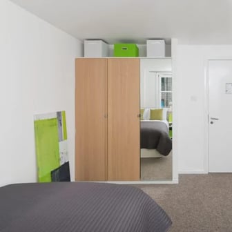 6 Bed Premium Plus - Image 7