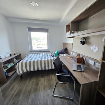 Standard En Suite - Image 1