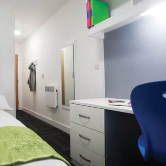 En Suite Bedroom - Image 1