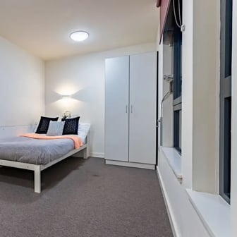 Deluxe En Suite - Image 1