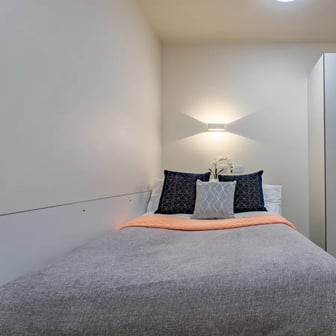 Premium En Suite - Image 1